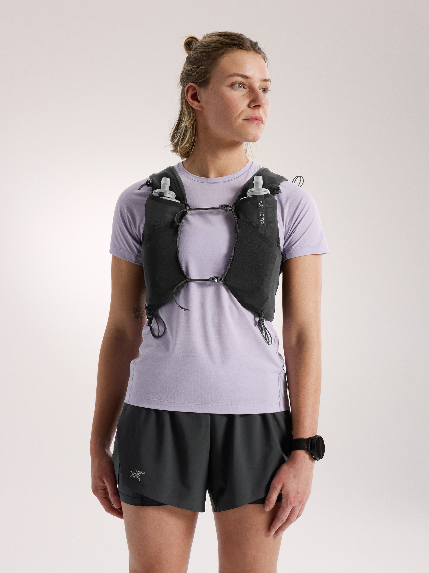 S26-X000006803-Norvan-7-Vest-Black-Women-s-Front-View