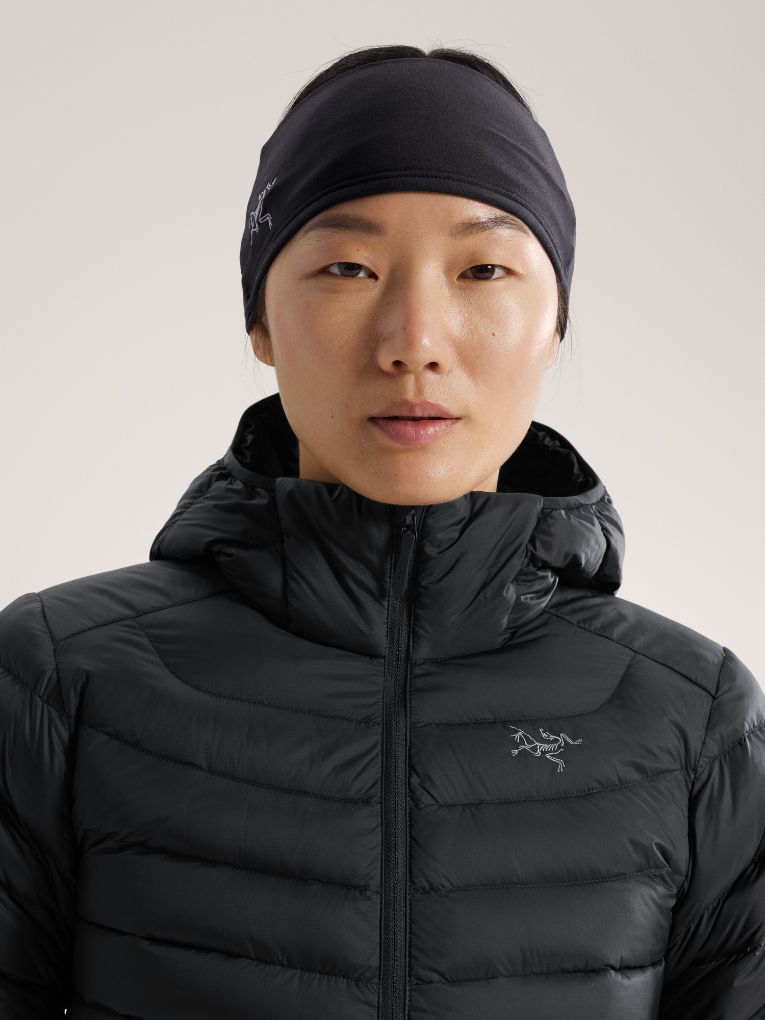 S26-X000007397-Rho-Headband-Black-Front-View