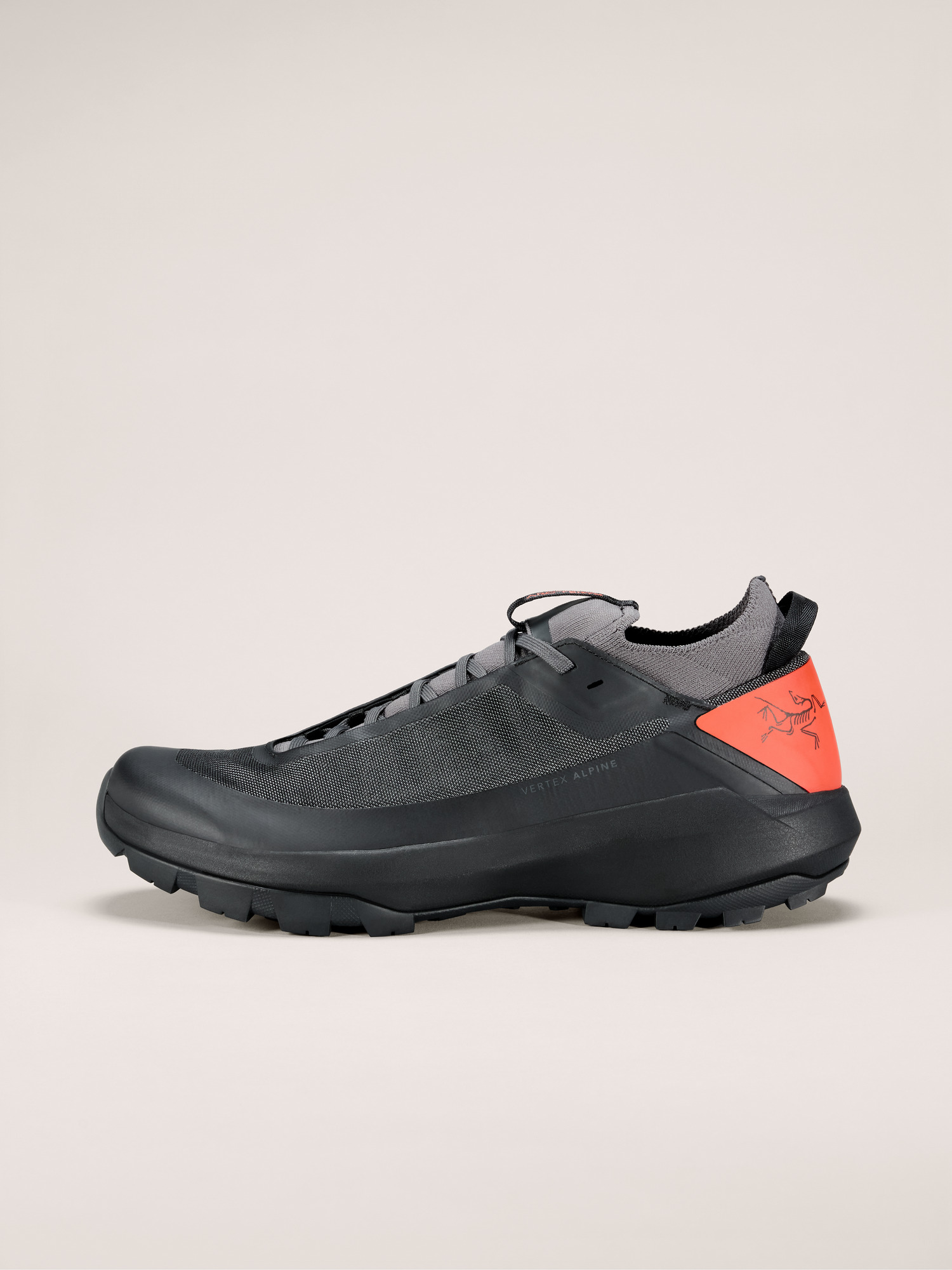 S26-X000009019-Vertex-Alpine-Shoe-Black-Solaris-Profile
