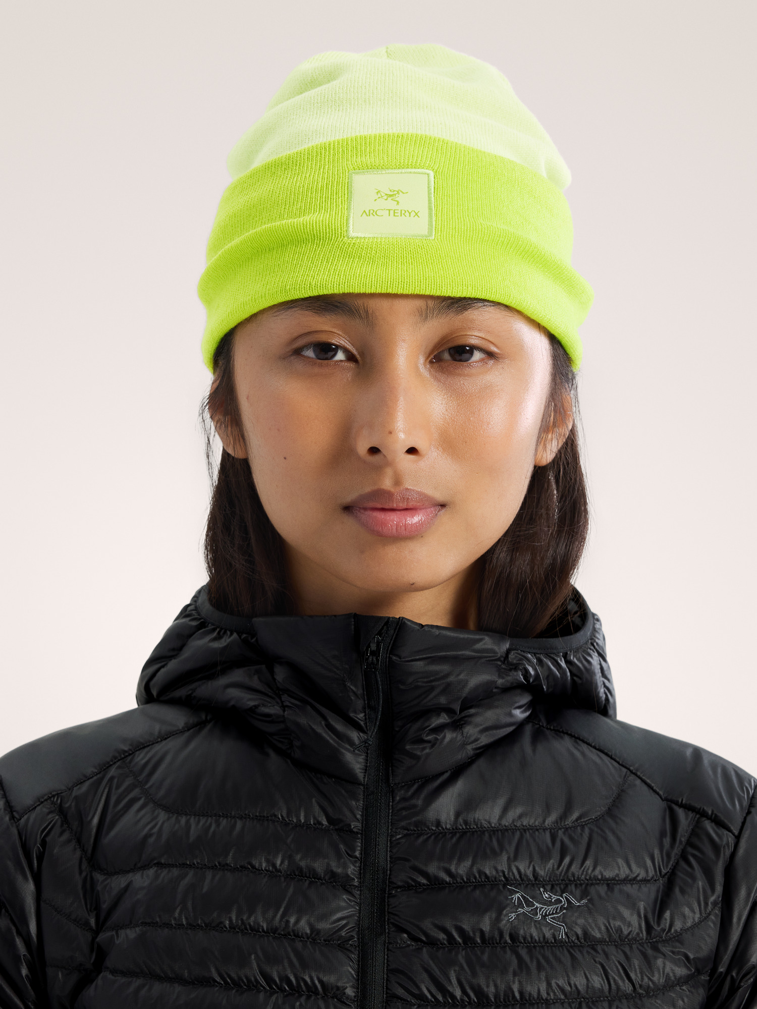 S26-X000009931-Color-Block-Toque-Shincha-Mantis-Front-View