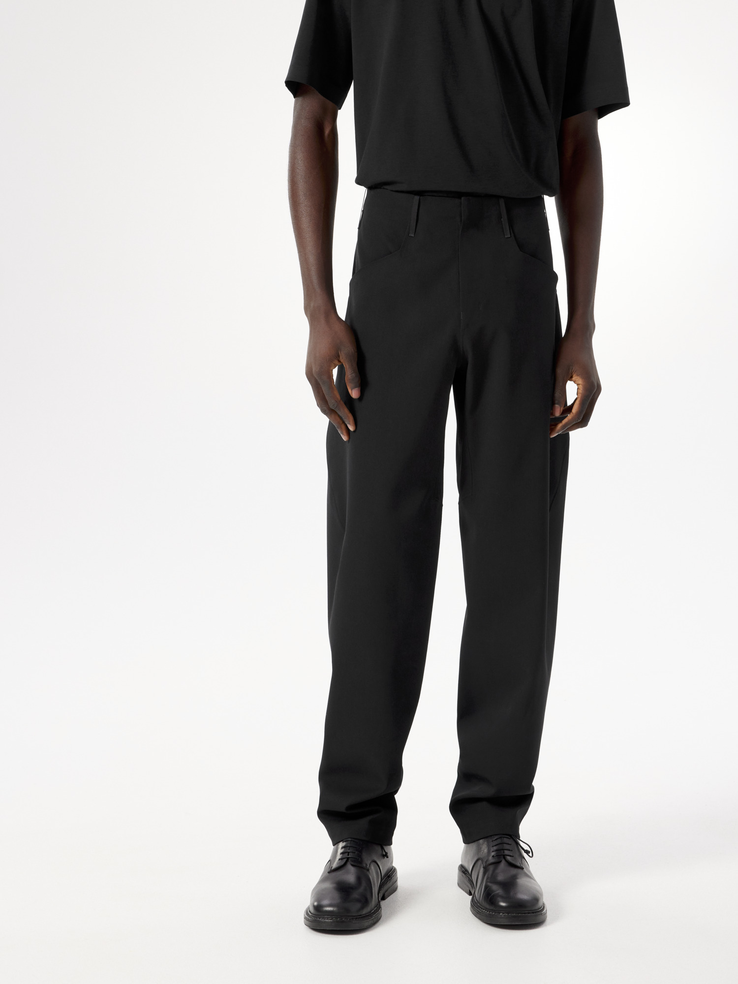 S26-X000009979-Voronoi-Wool-Pant-Black-Front-View