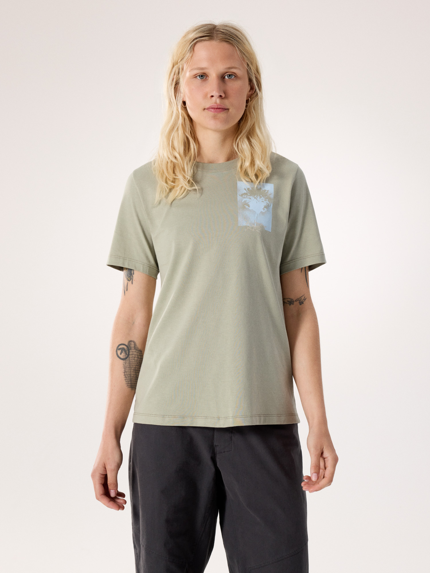 S26-X000010226-Kragg-SL-Cotton-Superbloom-Crew-Shirt-SS-Habitat-Women-s-Front-View