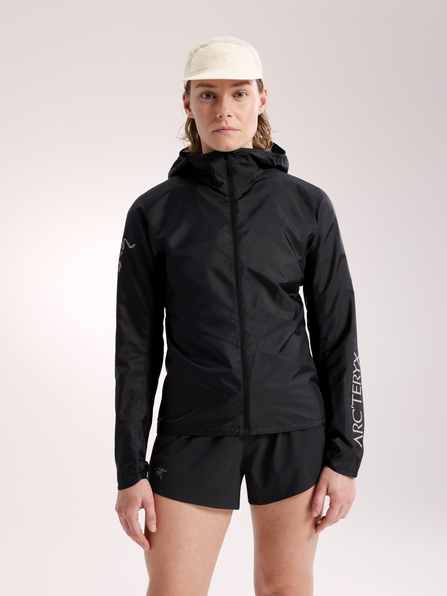 S26-X000010267-Norvan-Windshell-Hoody-Black-Women-s-Front-View