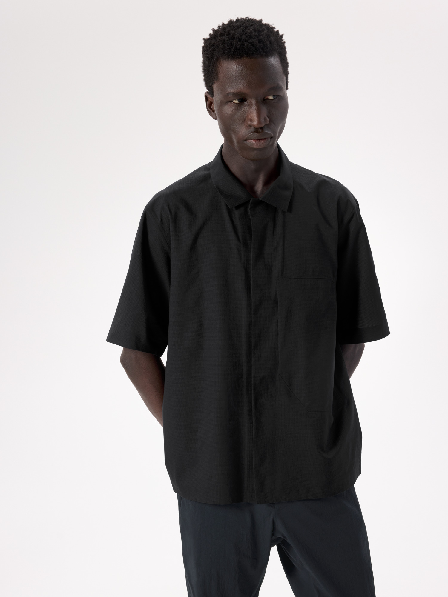 S26-X000010604-Demlo-Shirt-SS-Black-Front-View