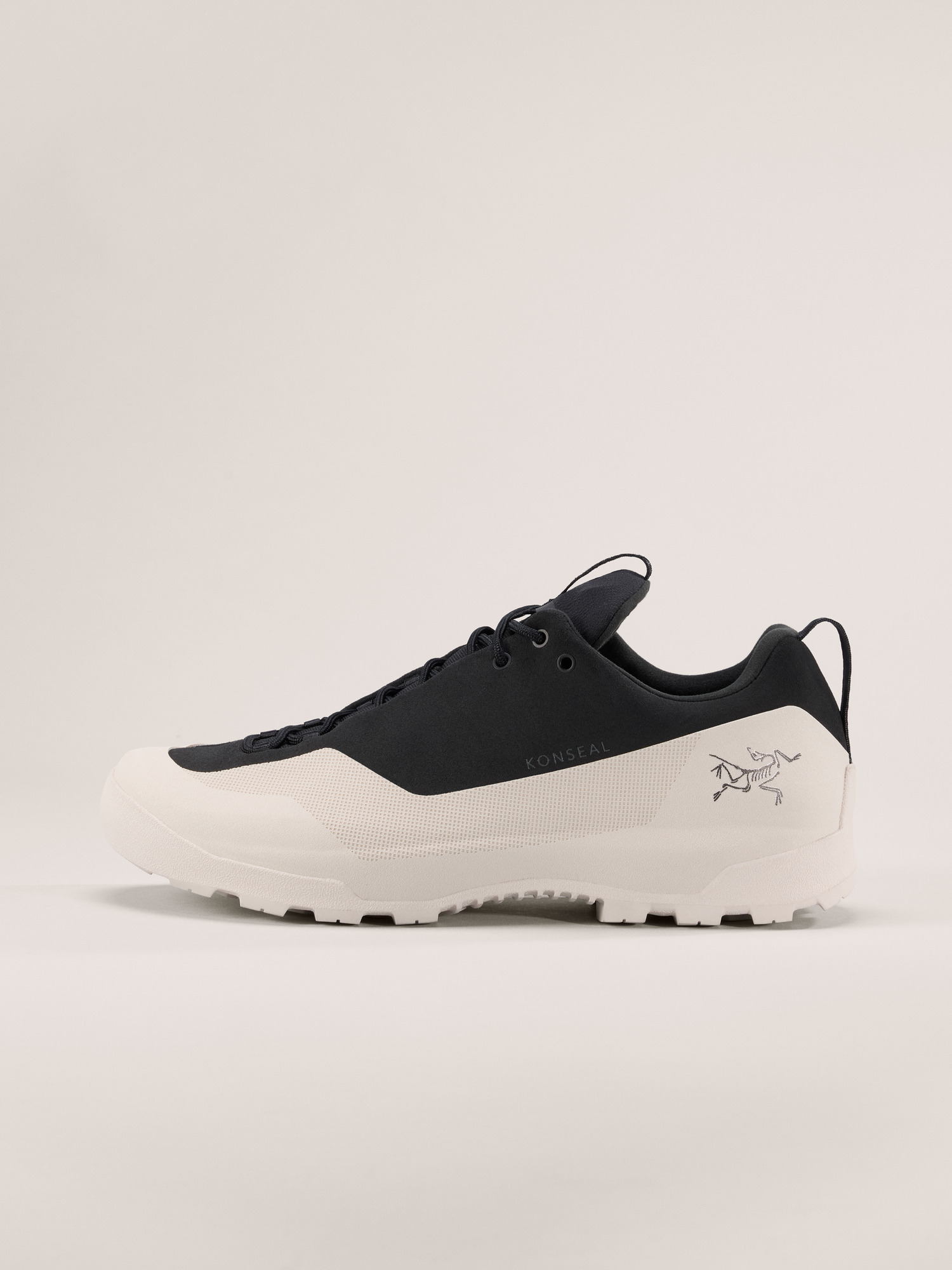 S26-X000010960-Konseal-Subida-Shoe-Black-Arctic-Silk-Women-s-Profile